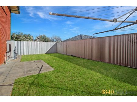 Location, Location! - Photo 3