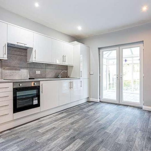 Georges Road, Sale, Cheshire, M33 - Photo 1