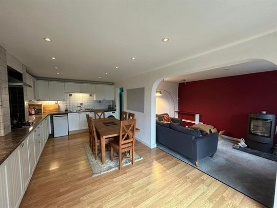 3 bedroom semi-detached house to rent - Photo 1