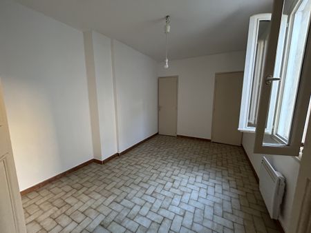 SOMMIERES CENTRE PIETONS - Loft de 78.48m² au 2ème étage - Photo 2
