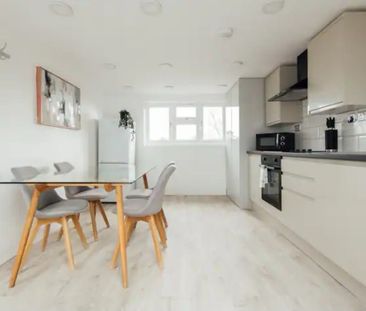 1 Bed Flat, Seymour Gardens, IG1 - Photo 5