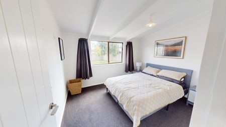 Kelvin Grove - 3 Bedrooms - Photo 2