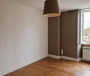 Location Maison 5 pièces 94m² RUELLE SUR TOUVRE 16600 - Photo 1