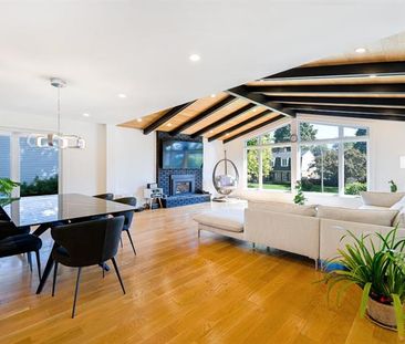 440 Montrose Drive - Photo 3