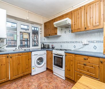 1 Bed Flat, Charlton Court, E2 - Photo 5