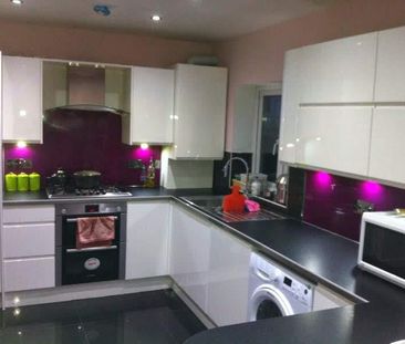 1 bedroom in a house share to rent - Photo 6