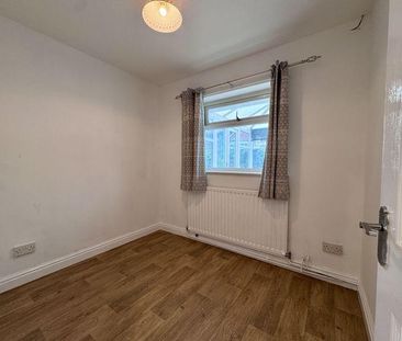 2 bedroom semi-detached bungalow to rent - Photo 5
