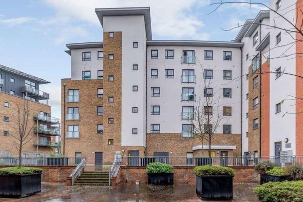 Kingswood Court, London, SE13 - Photo 1