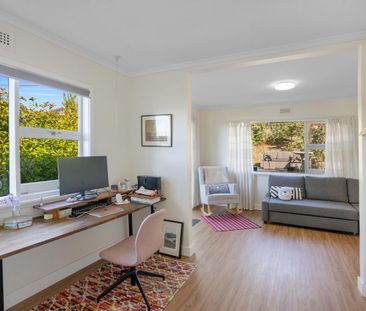 Renovated Family Home with Stunning Marina Views - Photo 4