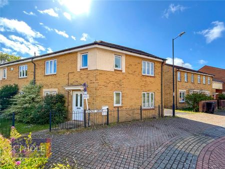 4 bedroom semi-detached house to rent - Photo 5