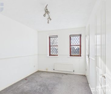 3 bedroom end of terrace house to rent - Photo 4