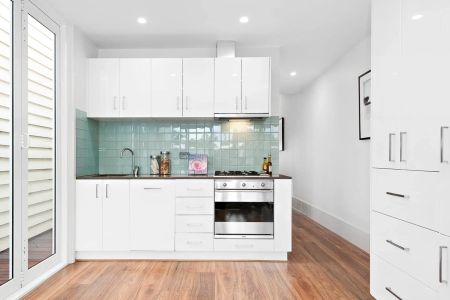 SLEEK AND STYLISH TWO BEDROOM HOUSE - Photo 2