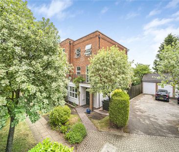 A fantastic recently refurbished five bedroom family home boasting ... - Photo 6