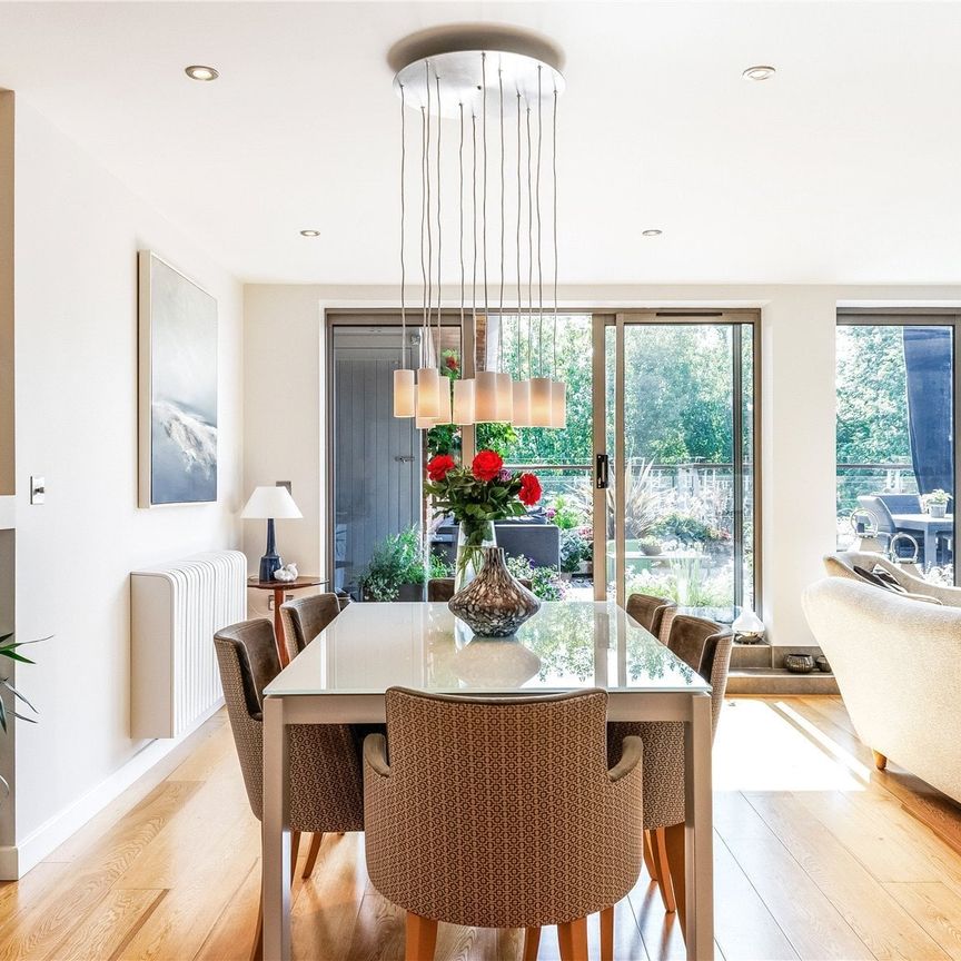 Park View Road, Hove, East Sussex, BN3 flat - penthouse to rent - Photo 1