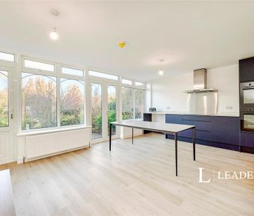 1 bedroom in a house share to rent - Photo 3