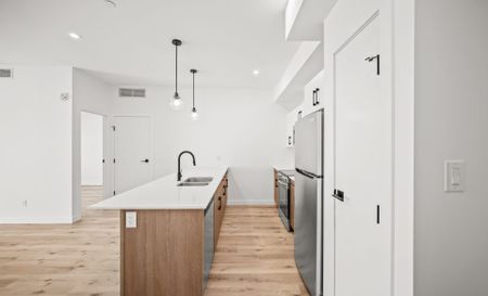 Cosmo: Wood – 1800 Leila, Winnipeg, MB - Photo 2