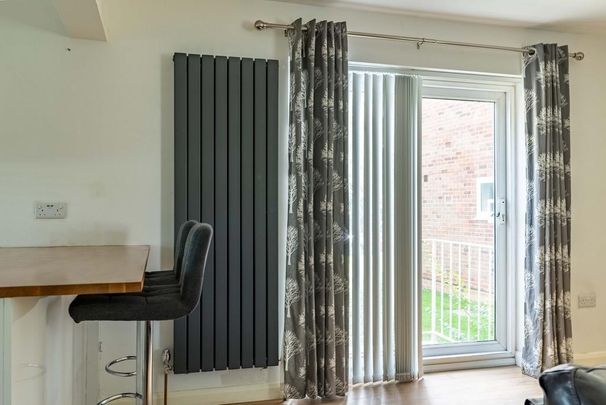 3 bedroom end of terrace house to rent - Photo 1