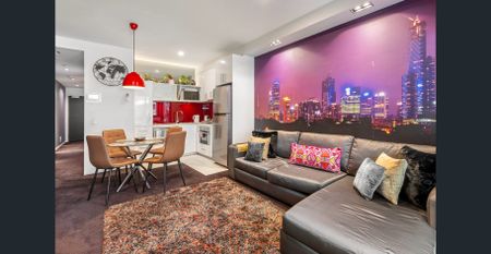 Sleek & Central 2-Bed Apartment in Melbourne - SHORT TERM LEASES AVAILABLE - Photo 3