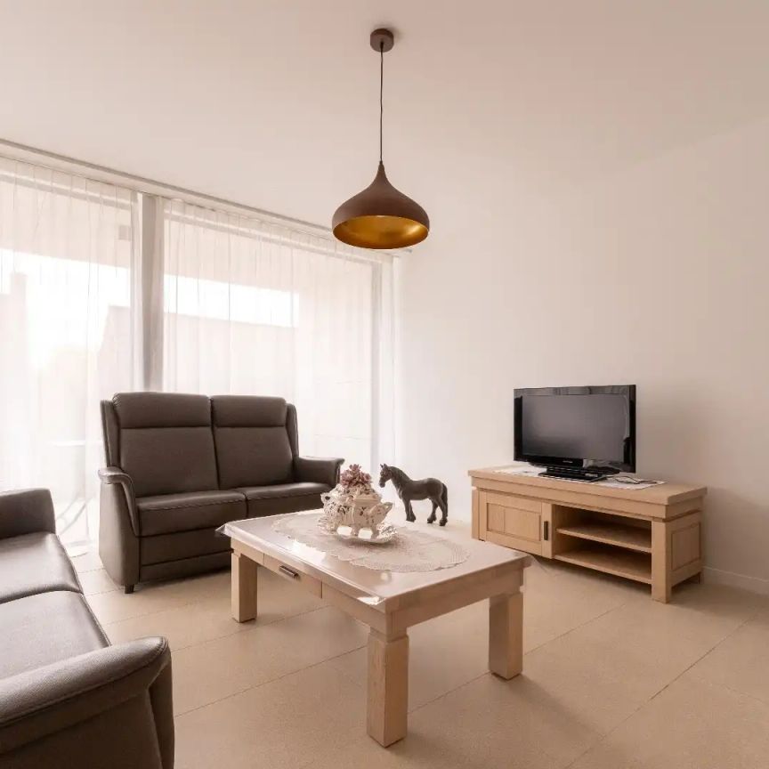 Appartement met 2 slaapkamers, garage en 2 staanplaatsen in Houthulst! - Photo 1