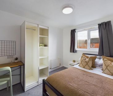 1 bedroom in a house share to rent - Photo 3