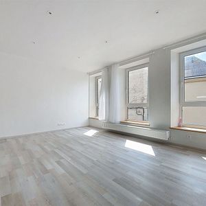 Appartement te huur in Arlon voor € 950 met 1 slaapkamer - Photo 3