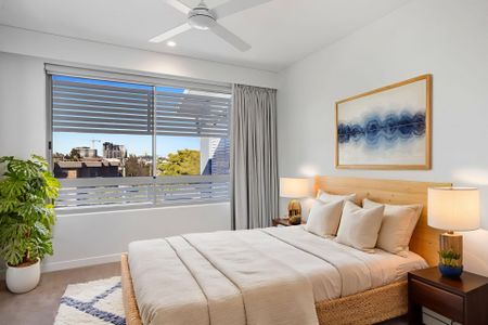 Modern 2-Bedroom Apartment in Brand New Building - 5 Units Available - Photo 4