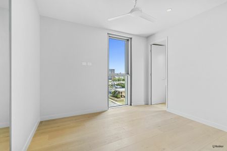 Luxury Four Bedroom Apartment in Kloud on Jefferson Lane - Photo 4