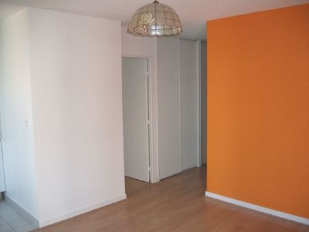 Location Appartement 2 pièces 37m² - Photo 3