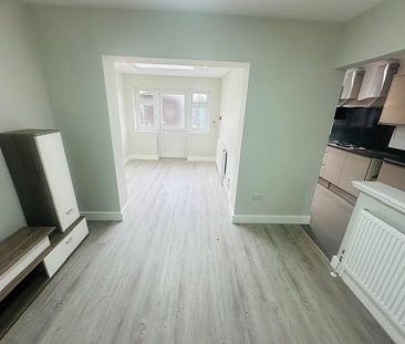 6 bedroom property to rent - Photo 5