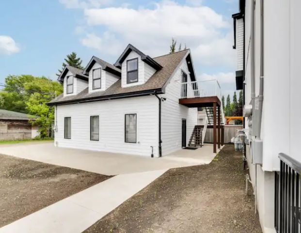 FULLY FURNISHED, UTILITIES INCLUDED NEWLY BUILT GARDEN SUITE FOR RENT | 9747 157 Street Northwest, Edmonton - Photo 1