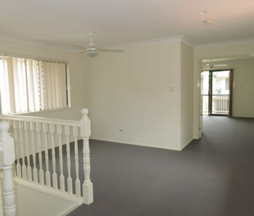 LARGE TWO STORY FAMILY HOME WITH ALL THE SPACE YOU NEED - TWO LIVIN... - Photo 5