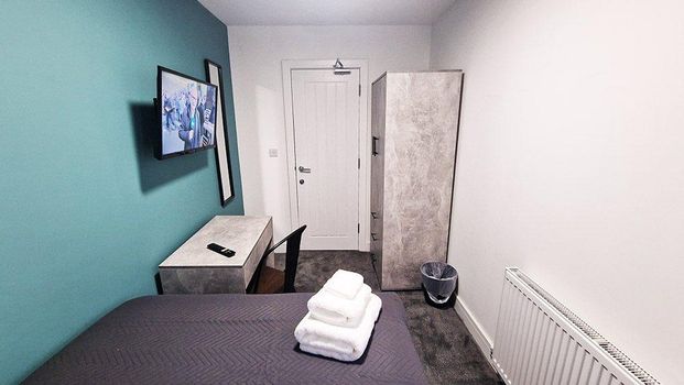 6 bedroom terraced house to rent - Photo 1