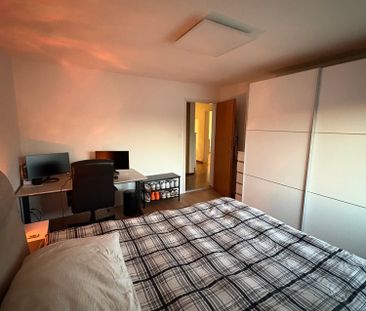 3.5 Zimmer-WHG inkl. 1x PP grosszügig und teilsaniert - Photo 3