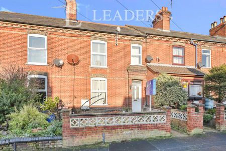 3 bedroom terraced house to rent - Photo 3
