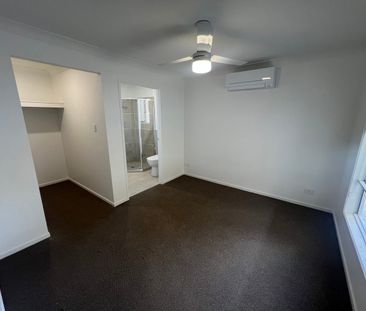 Brand new 4 Bedroom home - Photo 2