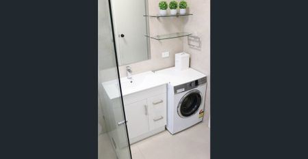 Spacious Comfort & Modern 2 Bedroom Villa Unit - Photo 3