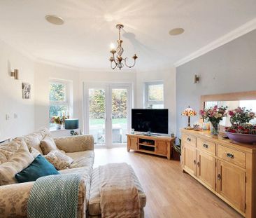 5 bedroom detached house to rent - Photo 3