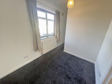 3 bedroom end of terrace house to rent - Photo 2