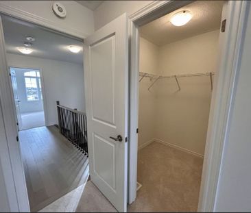 For Lease - 8 Bridgeland Drive, Whitby, Ontario - Photo 5