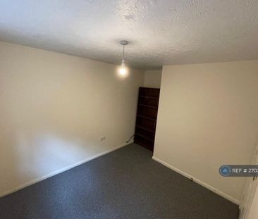 4 bedroom end of terrace house to rent - Photo 6