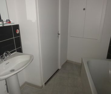 Location Appartement 3 pièces 59m² LE CREUSOT 71200 - Photo 6