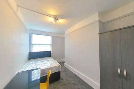 Groovy Towers, Leicester Road, Loughborough, LE11 - Photo 3