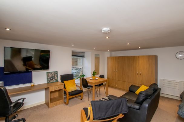 Studio 4 The Clubhouse - Photo 1