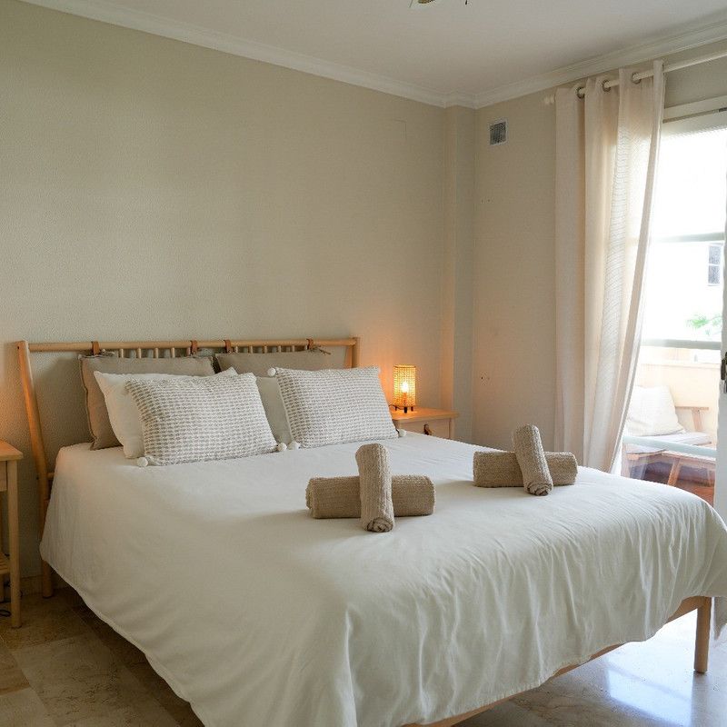 Middle Floor Apartment · El Paraiso - Photo 1