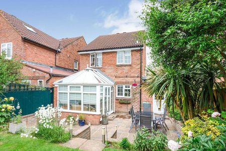 3 bedroom link detached house to rent - Photo 3