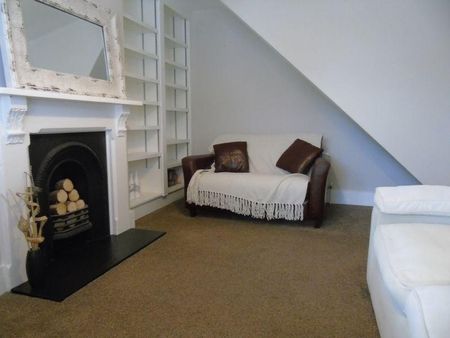2 bedroom terraced house to rent - Photo 2