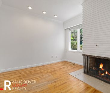 House in North Vancouver, BC - Photo 4