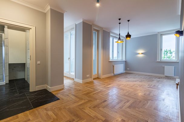 Penthouse z tarasem i widokiem na Wawel! - Photo 1