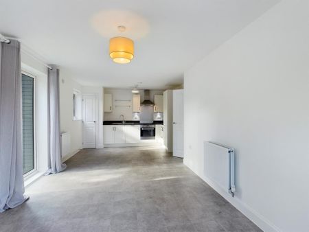 2 bedroom flat to rent - Photo 2