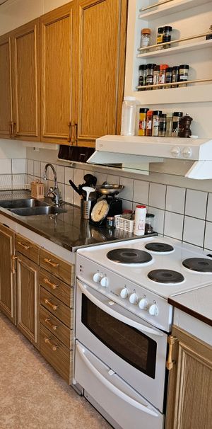 Idholmsvägen, Skärholmen - Photo 1